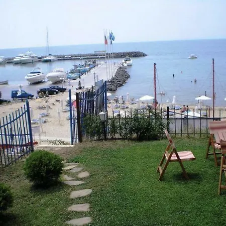 Appartement First Line In Next To Marina Complex *
