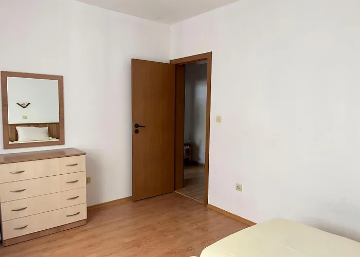Lägenhet First Line Apartment In Sveti Vlas Next To Marina Complex Top Sveti Vlas